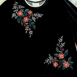 NWOT Black Floral Sweatshirt